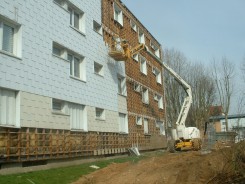 Désamiantage d’une façade d’immeuble — vue 1